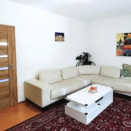 Beatris Apartment *